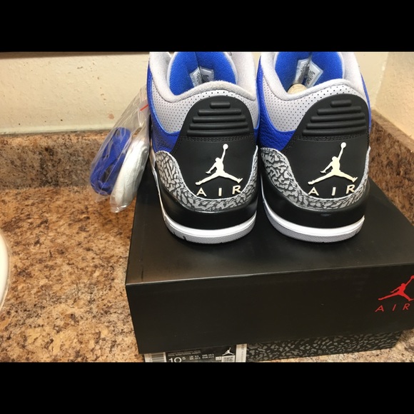Air Jordan 3 Retro - Picture 4 of 6